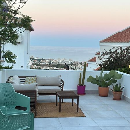 A Terrace With Sea View, 2 Bedrooms Apartment In 베날마데나코스타 외부 사진